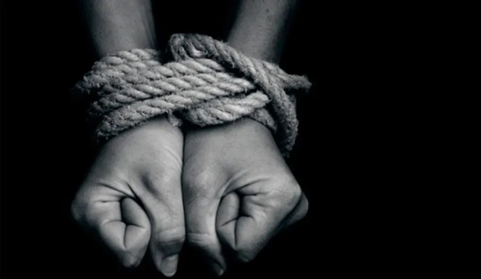 Aberrante es poco: encontraron a una joven atada
