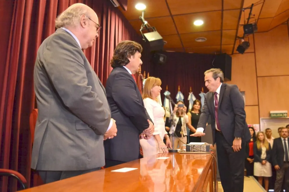 Pedro García Castiella juró como Defensor General