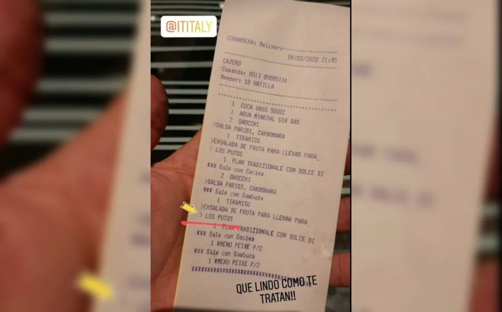 El indignante ticket que entregó un restaurante: "Ensalada de frutas para los pu***"