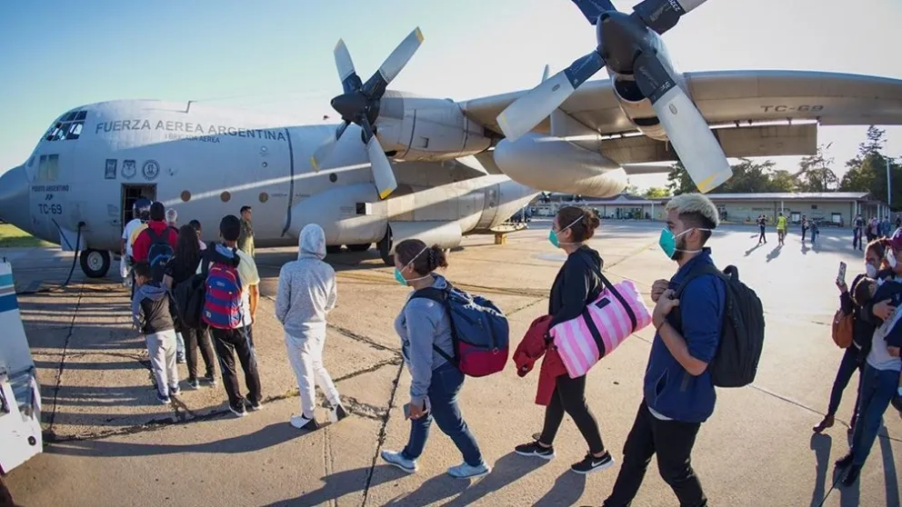 Coronavirus: llegaron dos Hércules de la Fuerza Aérea con 140 argentinos repatriados. ¿De dónde vinieron?