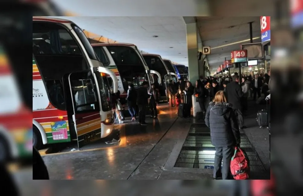 Llegó de Buenos Aires y viajó con 63 personas: dio positivo para coronavirus