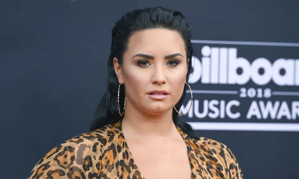 ¡¡Se escapó!! Demi Lovato se olvidó de la cuarentena y salió corriendo así... "¡Deténganla!