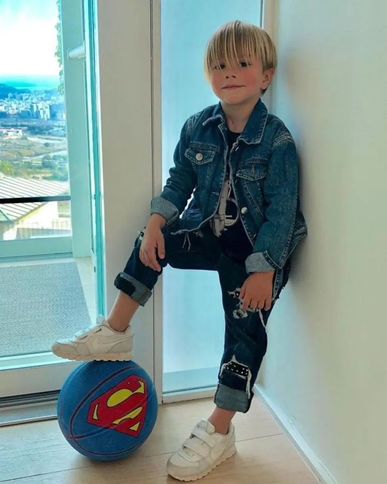 Shakira y su familia. Fuente (Twitter)