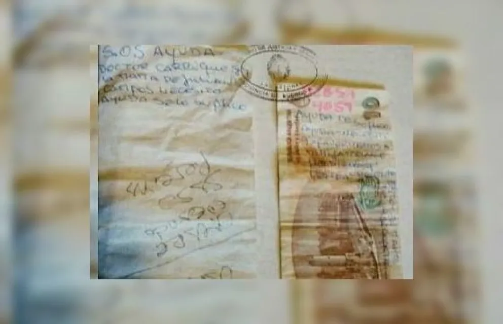 El estremecedor mensaje que encontró un comerciante al recibir un billete de $10: “Se lo suplico”