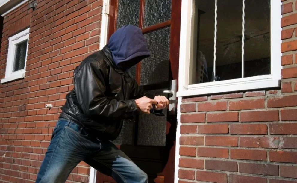 ¿Qué hacía ahí?: ladrón intentó zafar escondiéndose en el peor lugar