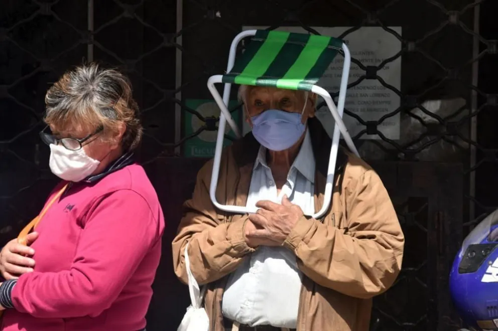 Pobres viejos: mirá las fotos de los jubilados de todo el país haciendo cola para los bancos