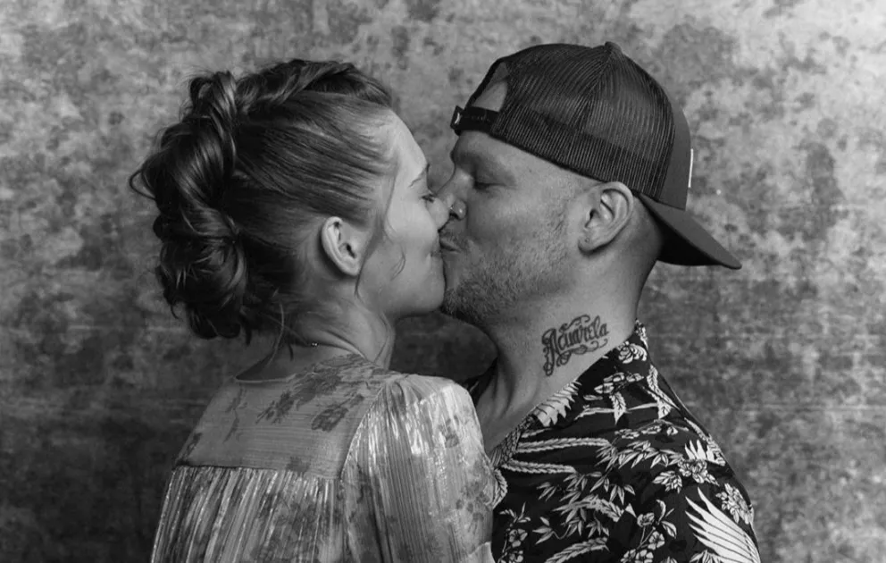 René de Calle 13 y su novia Kasia (Fuente Instagram).