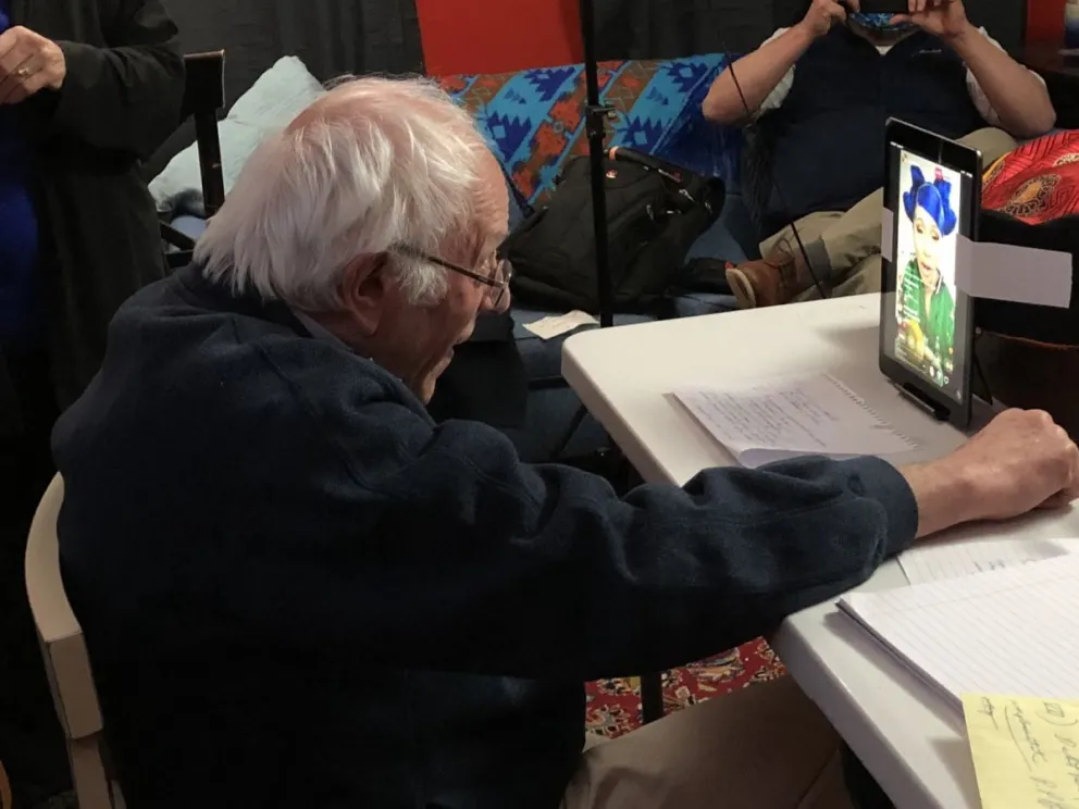 Bernie Sanders y Cardi B. Fuente (Twitter)