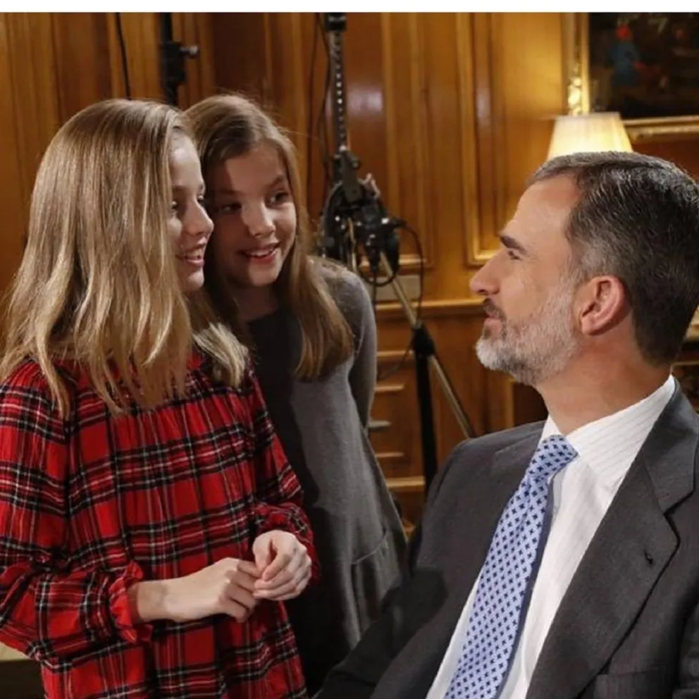 El Rey Felipe y sus hijas. Fuente (Instagram)