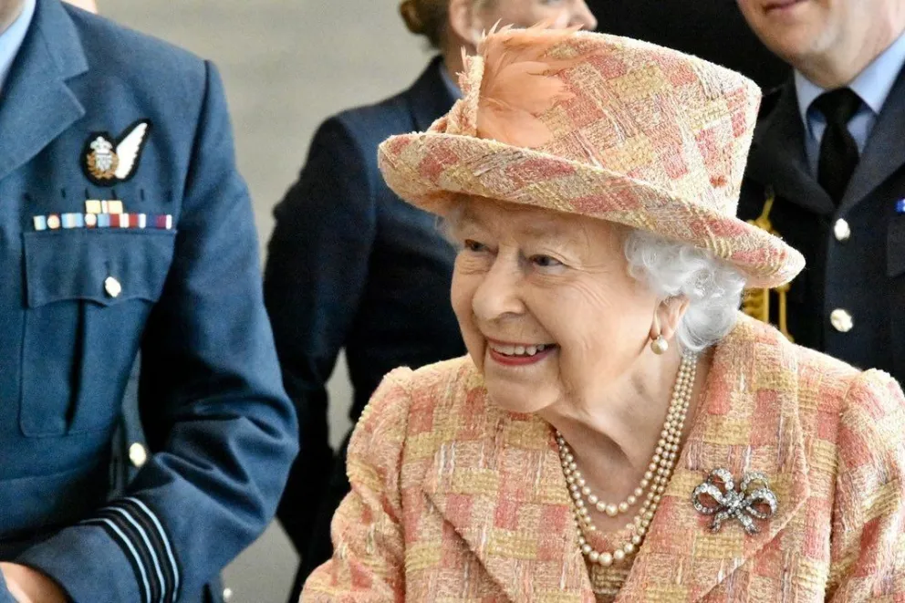 Reina Isabel II. Fuente: Twitter
