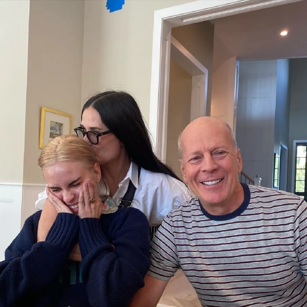 Bruce Willis y Demi Moore con la hija de ambos (Fuente Instagram).