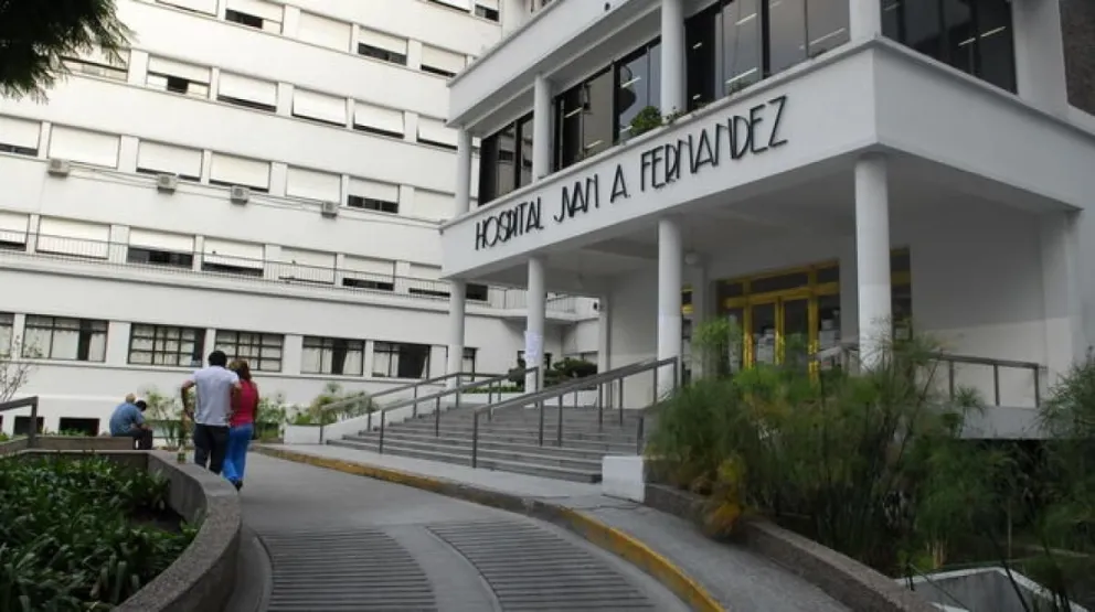 Coronavirus: Alerta en el Hospital Fernández, cierran área de anestesiología por un caso positivo