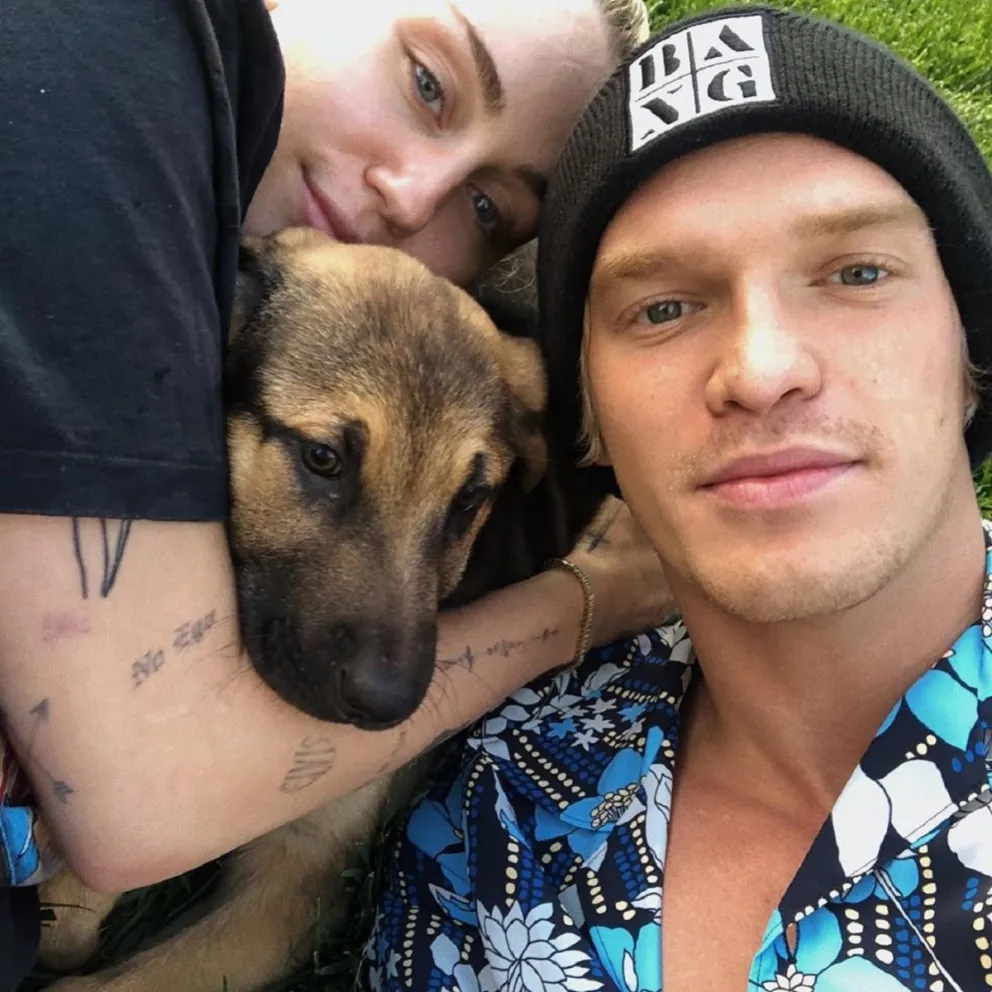 Miley Cyrus y Cody Simpson. Fuente (Instagram)