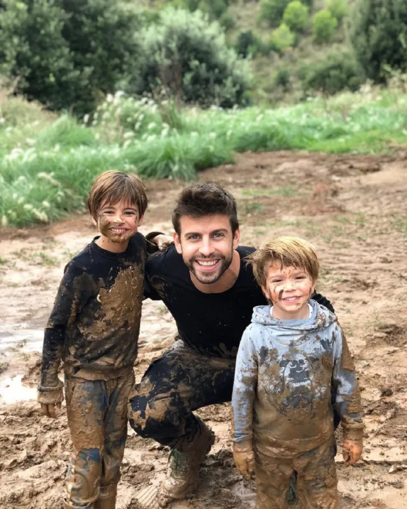 Gerard Piqué y sus hijos. Fuente (Instagram)
