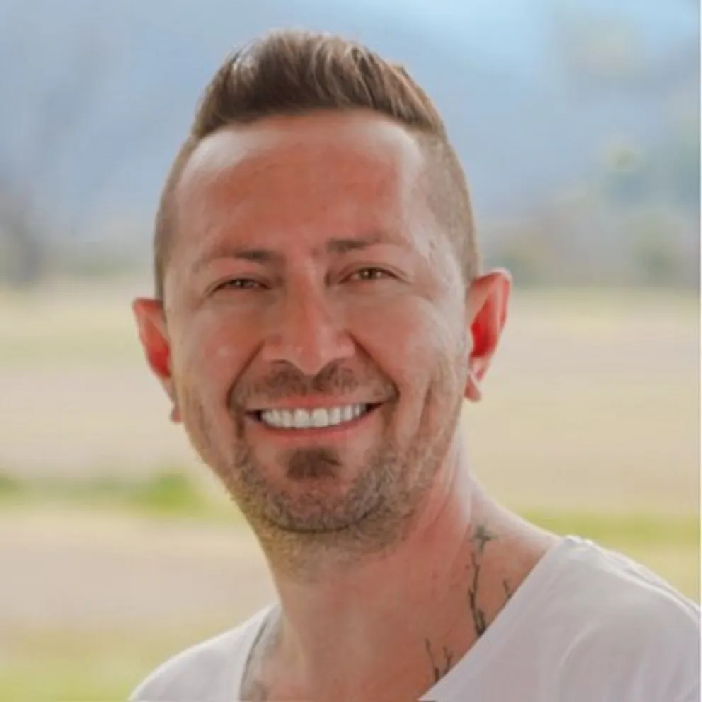 Adrián Valenzuela