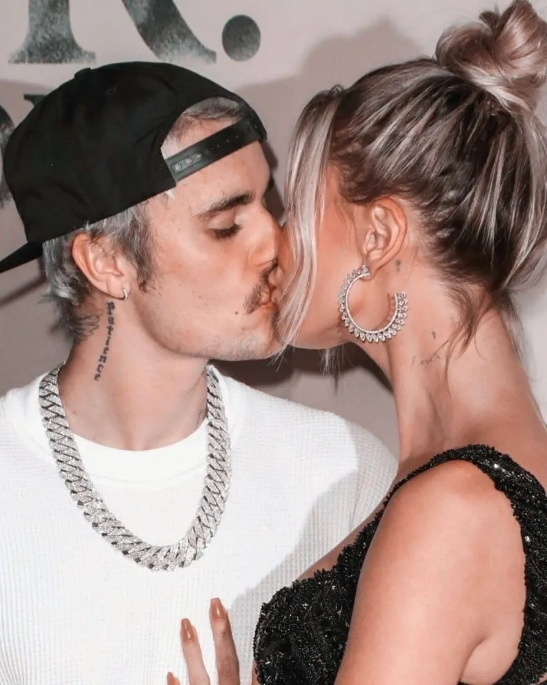 Justin Bieber y Hailey Bieber. Fuente: Twitter