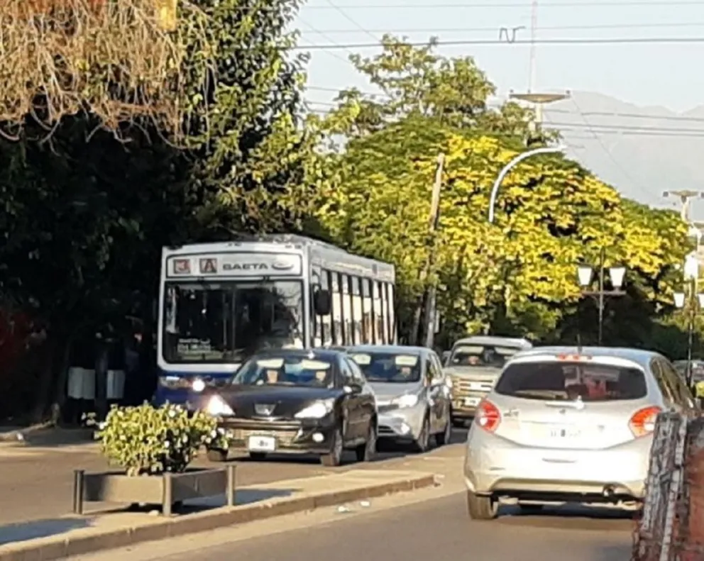 ¡Buenas nuevas! Se suma al servicio de transporte público a los trabajadores del sector comercial