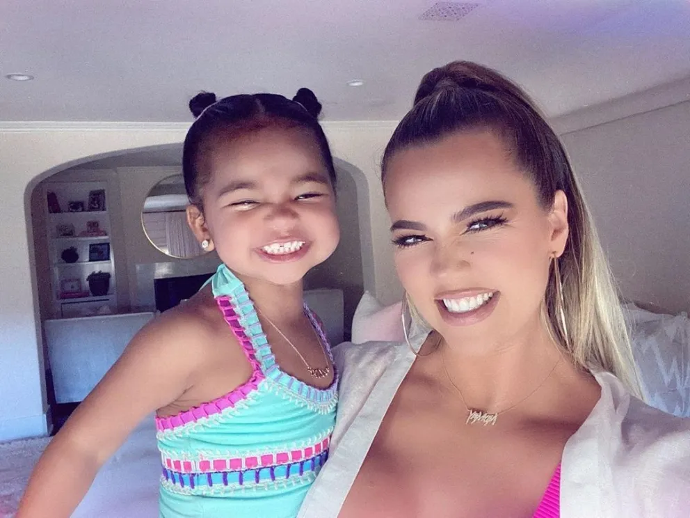 Khloe Kardashian y True Thompson Fuente: (Instagram)
