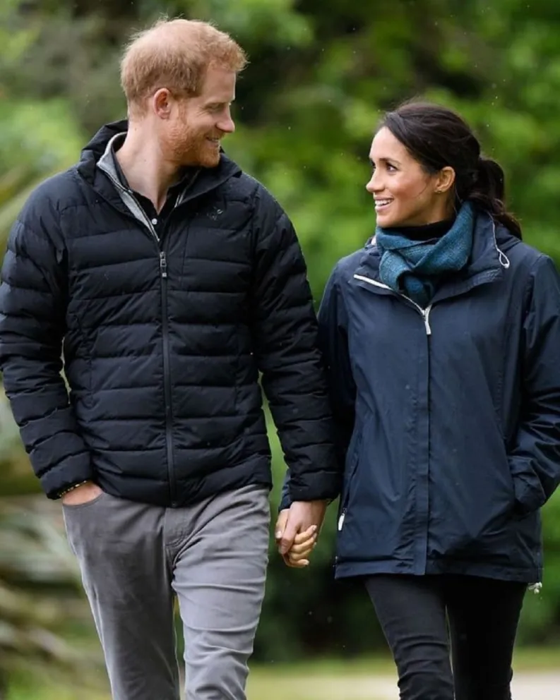 Una escritora tildó de narcisistas a Meghan Markle y al Príncipe Harry comparándolos con Donald Trump 