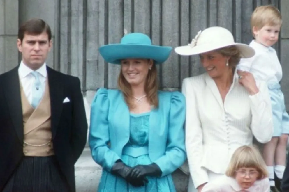 El príncipe Andrés, Sarah Ferguson, Lady Di y Harry: Fuente: Instagram. 