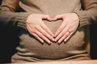 Una mujer compró semen a través de una App, se inseminó con un tutorial… ¡Y quedó embarazada!