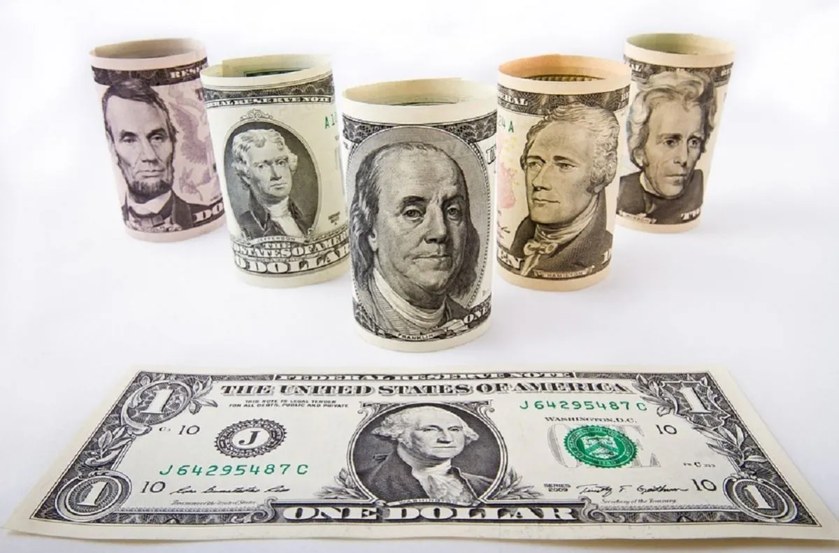 D&oacute;lar