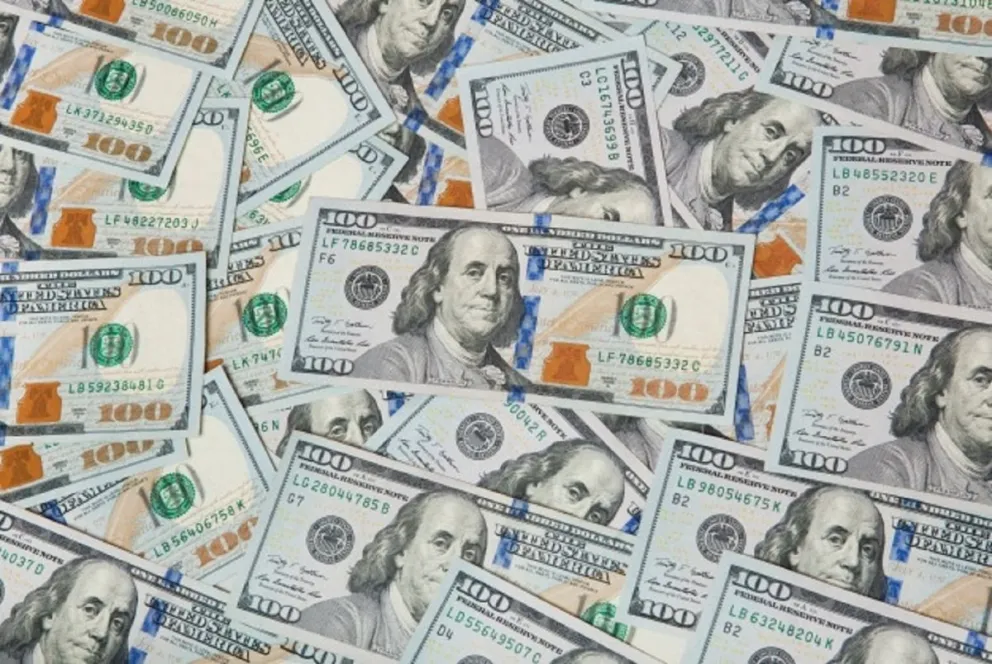 Viernes crítico: El Dólar oficial y el contado con liquidación se fueron volando