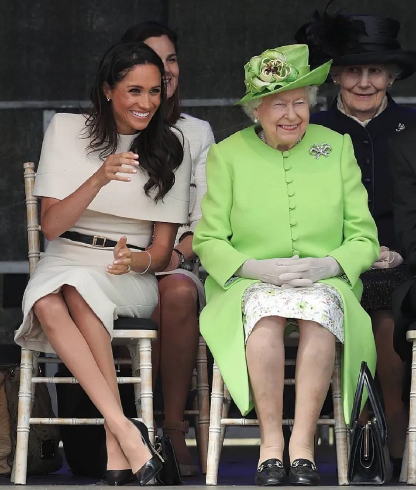 Meghan Markle y la Reina Isabel II. Fuente (Instagram)