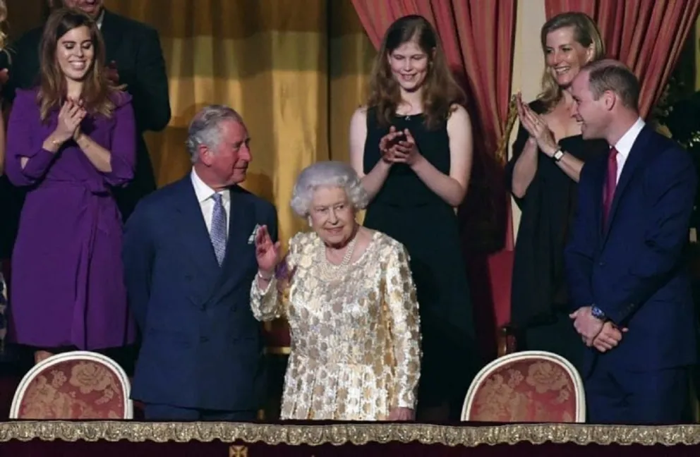Reina Isabel II y la Familia Real. Fuente (Instagram)