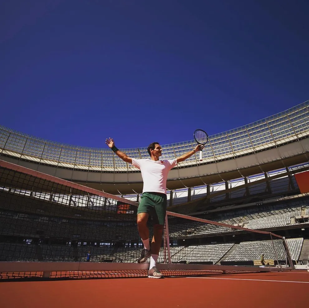 Roger Federer sale de la cancha y se despide con un emotivo mensaje