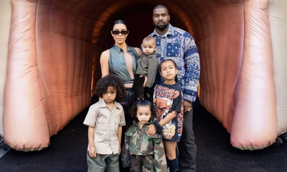 Kim Kardashian y su familia. Fuente: Instagram 