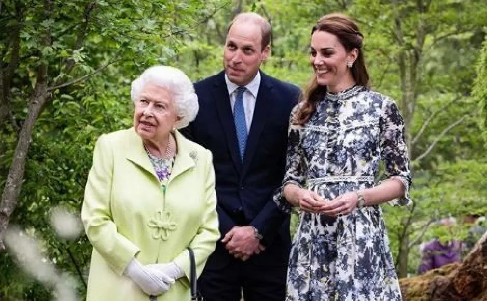 Reina Isabel II, príncipe William y Kate Middleton: Fuente: Instagram. 