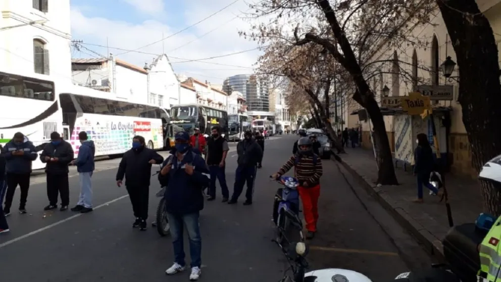 ¡Alarmante! Caos y marchas en el centro salteño: gremios municipales reclaman soluciones
