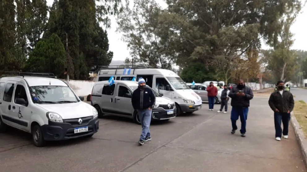 Congestión vehicular en Salta por la marcha de transportistas de personas con discapacidad
