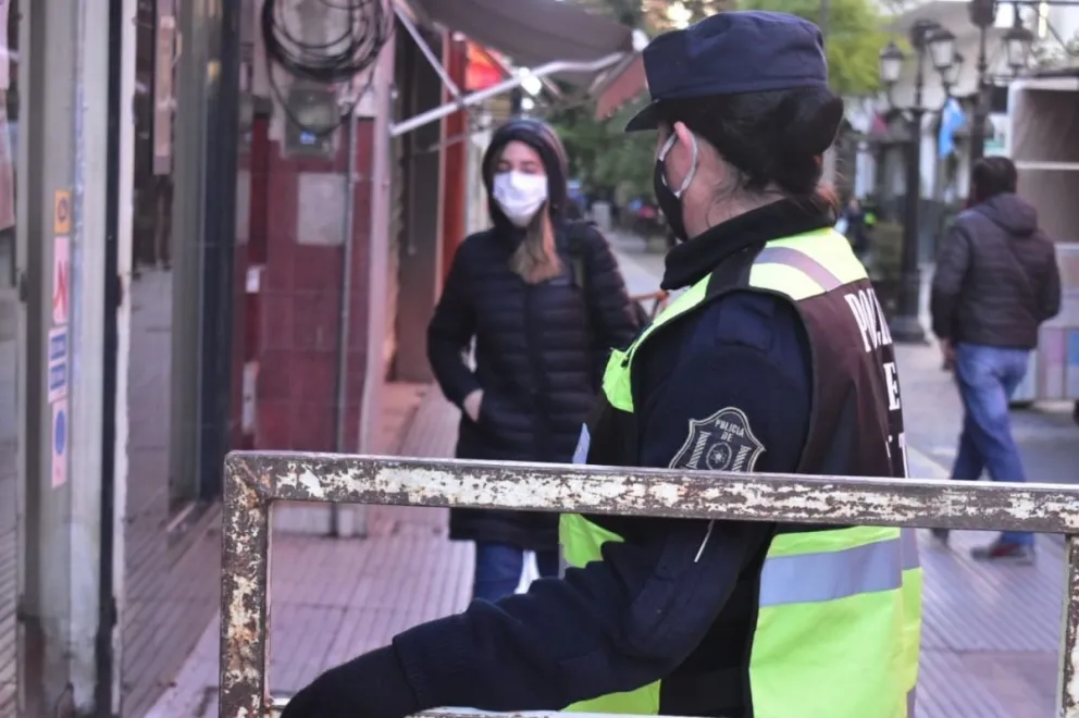 Frente a cuatro policías, comisaria salteña golpeó brutalmente a una mujer