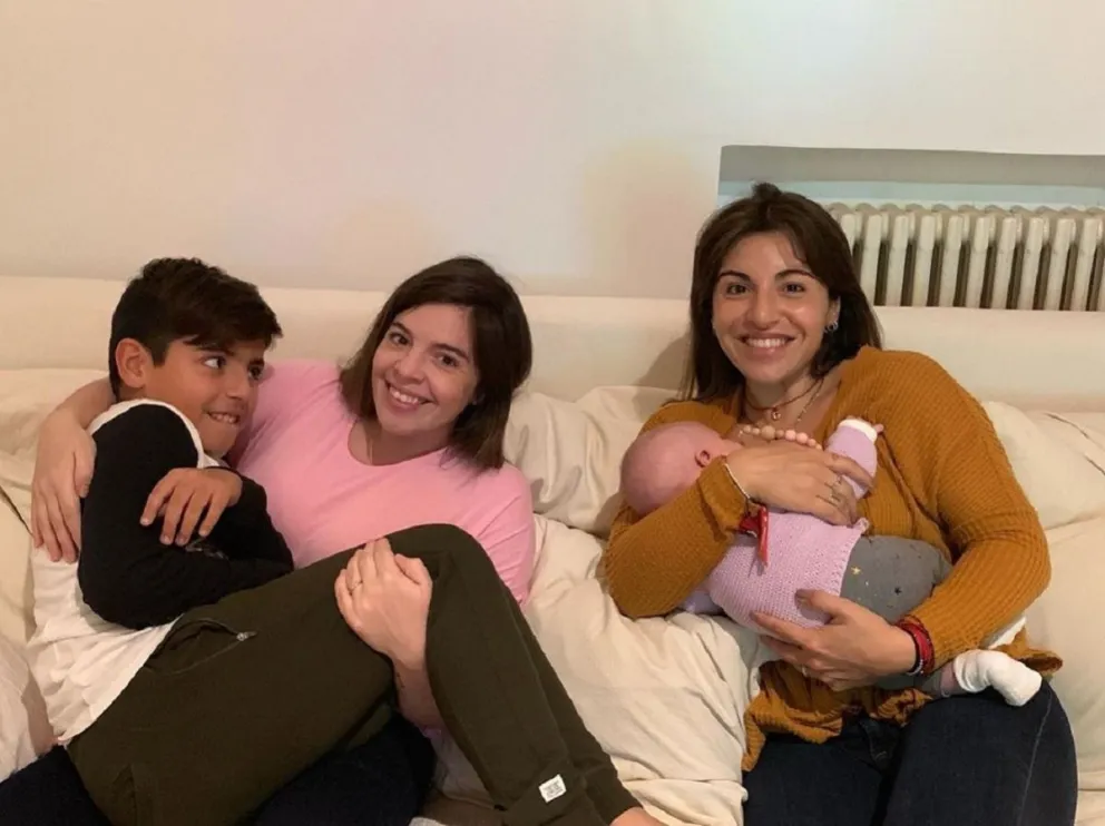Dalma y Giannina Maradona junto a sus hijos. Fuente (Instagram)