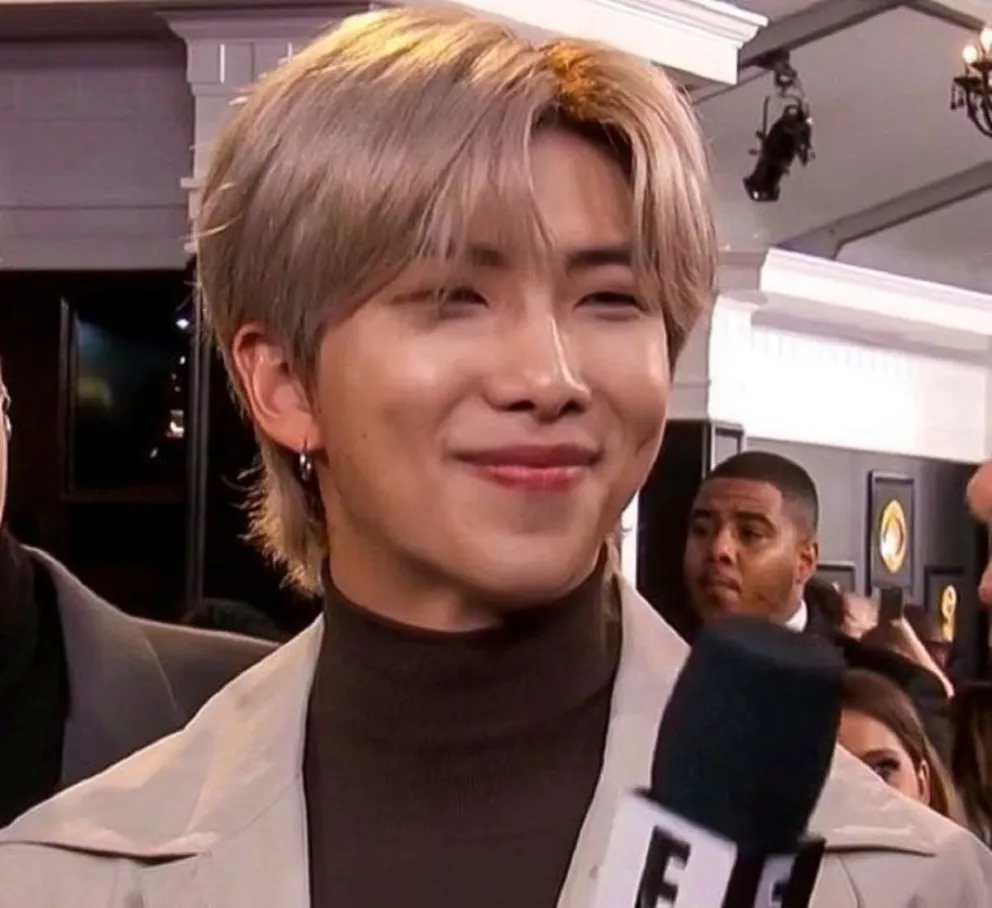 "Mono" de Kim Namjoon se ubica primero en 103 países y ARMY explotó las redes