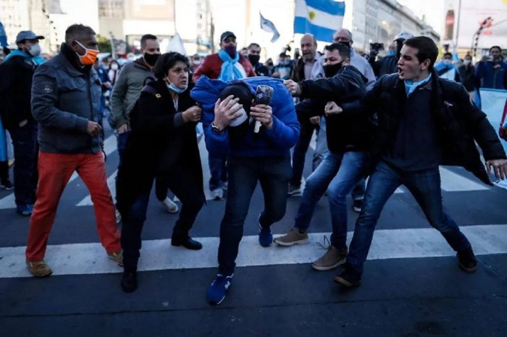 Ataque a C5N. Fuente: twitter