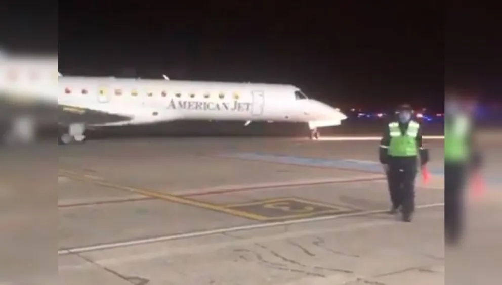 Medianoche de pánico y tensión: un avión con más de 20 pasajeros llegó a Salta desde una zona con varios contagios