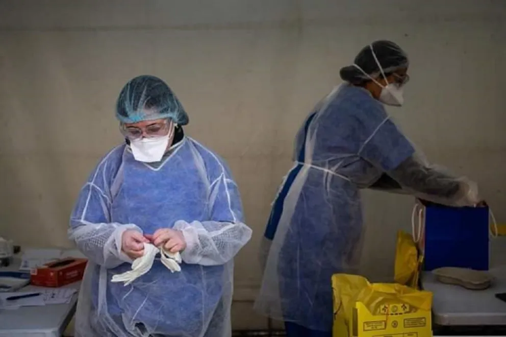 Reporte diario de coronavirus en Argentina: bajó la cantidad de víctimas fatales, pero los contagios aumentan