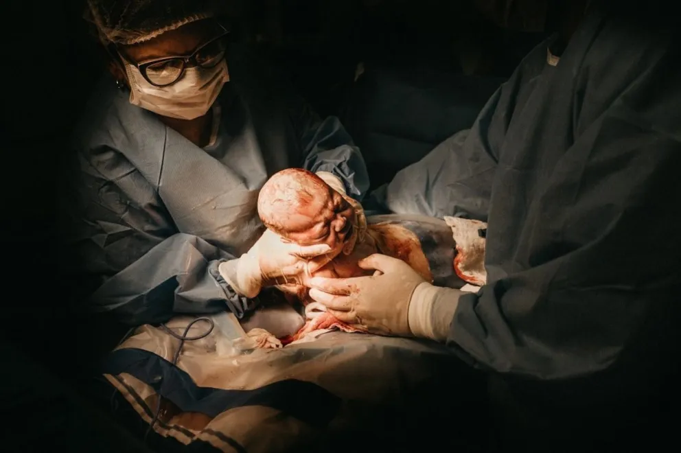 El milagro del nacimiento: dos mamás norteñas con coronavirus parieron bebés sanos
