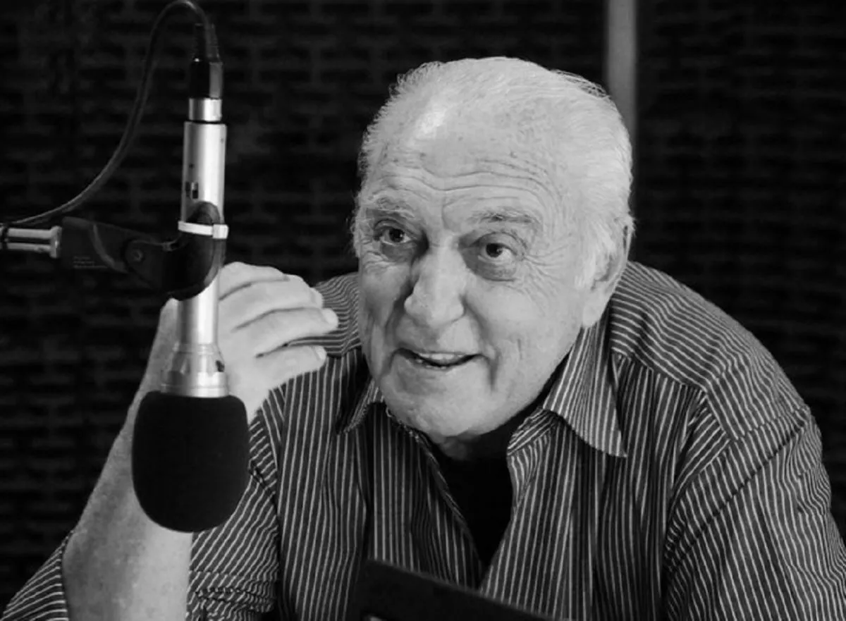 Luto y conmoción nacional: A los 90 años falleció uno de los emblemas de la radio argentina, el locutor y animador argentino Cacho Fontana