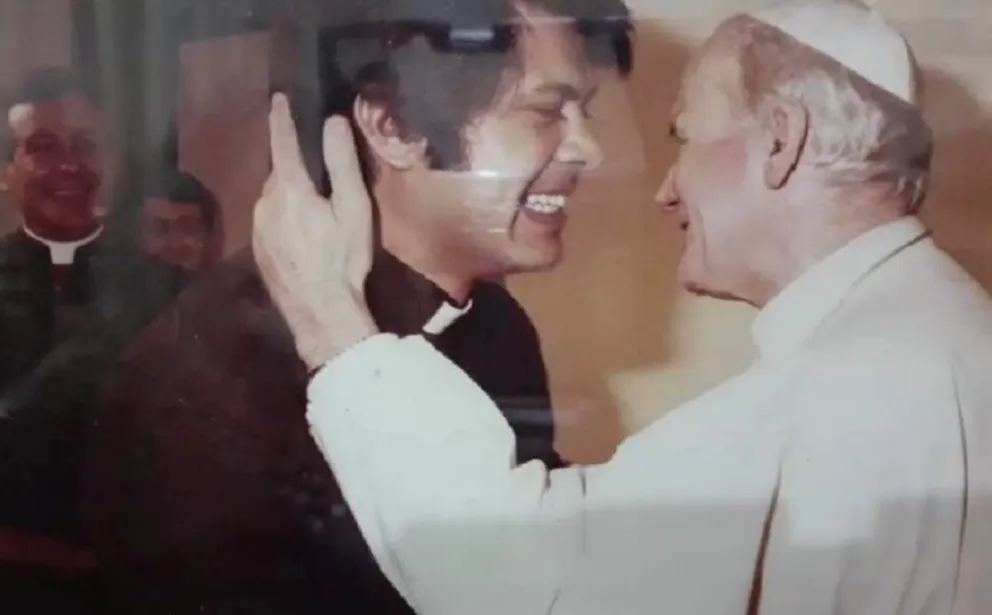 Padre Juárez con Juan Pablo II
