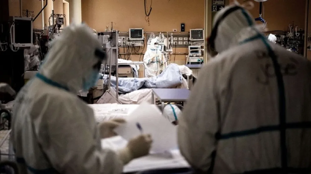 Reporte diario de coronavirus en Argentina: la cantidad de muertes sobrepasó los 6.500 y esto generó pánico