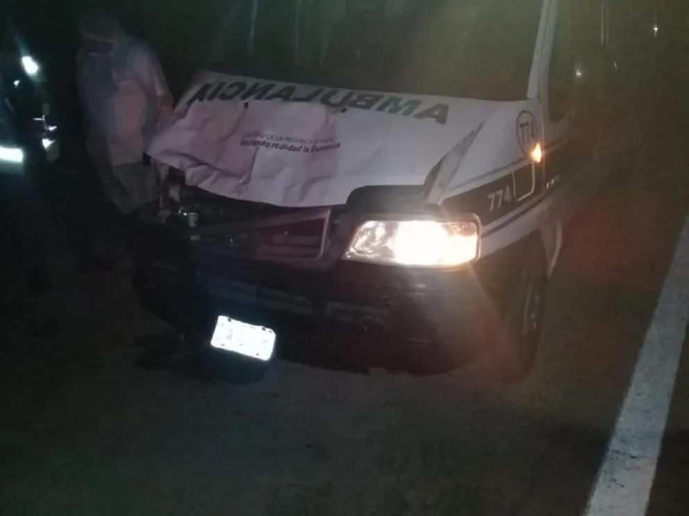 Ambulancia protagonizó un violento choque: en la unidad trasladaban a un paciente. FOTOS