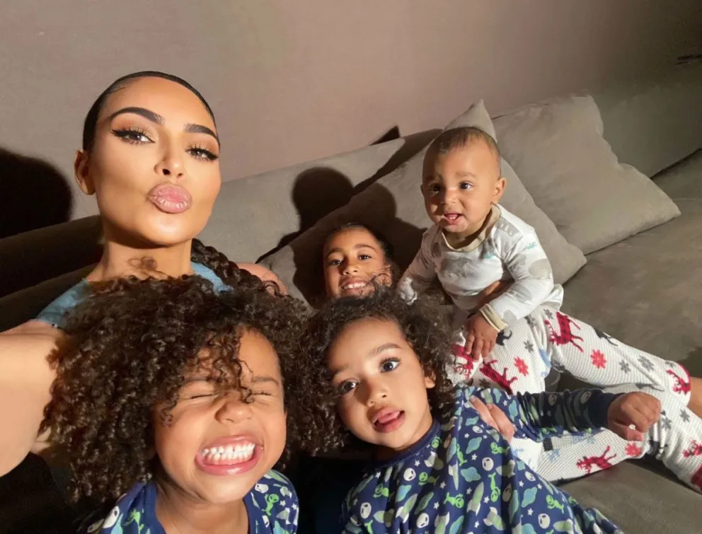 Kim Kardashian y sus hijos. Fuente: Instagram 
