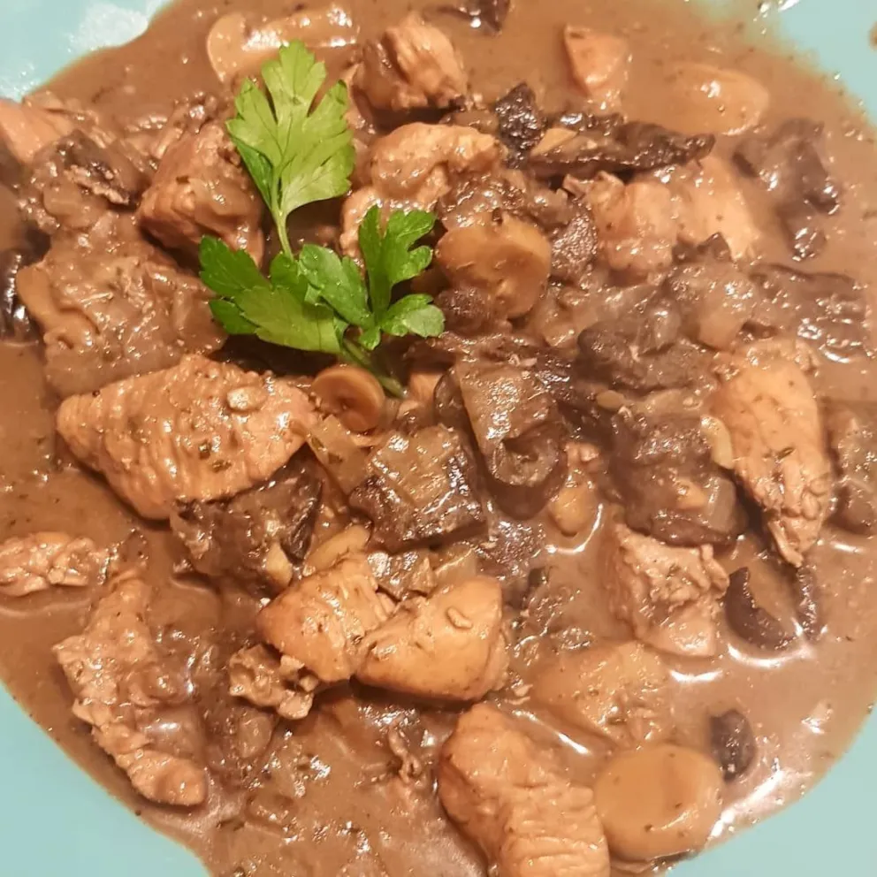 Pollo con hongos