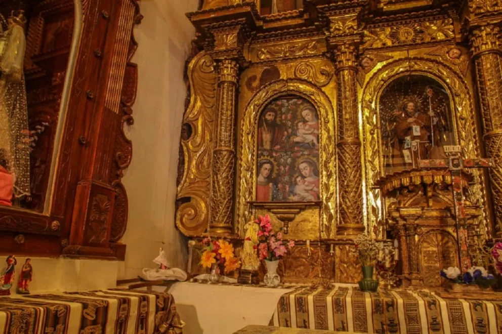 Altar iglesia de Uquía (Imagen: Facebook)