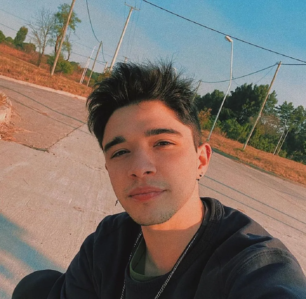 Julián Serrano se convirtió en tendencia tras el comentario de una usuaria en redes