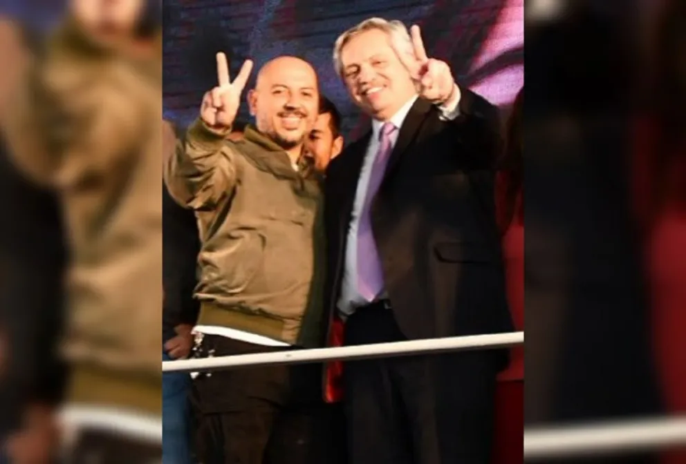 Puggioni nos toma el pelo que le falta: se hace llamar "Empresario Nac&Pop", pero cobra IFE y AUH